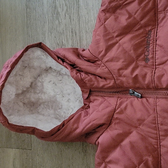 Columbia fur-lined coat medium - Picture 2 of 4